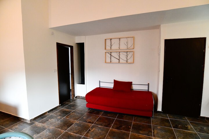 Room 18 of 37