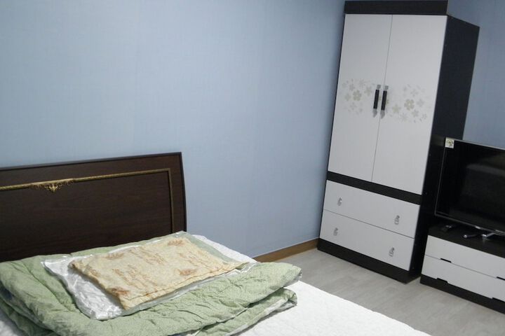 Room 6 of 24