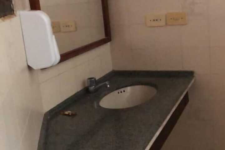 Room 15 of 27