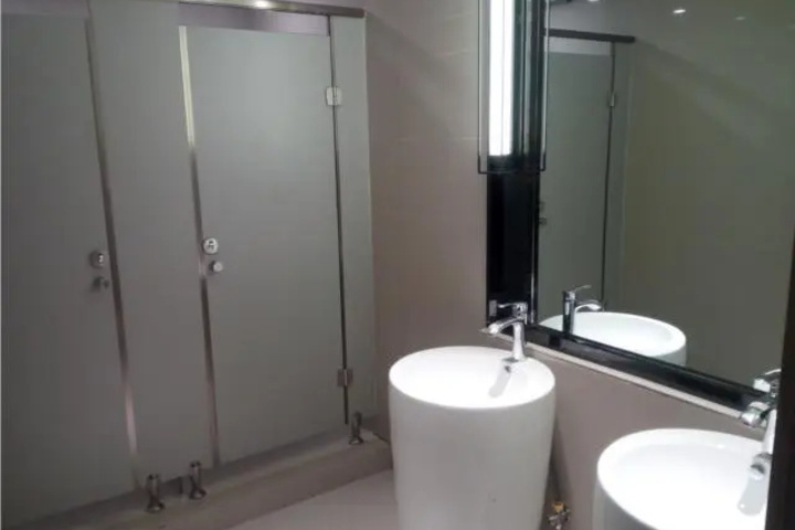 Room 4 of 4