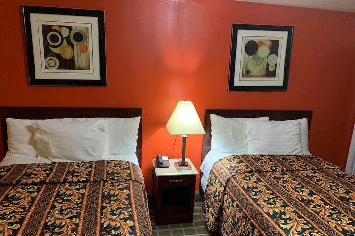 2 Double Beds (16 of 20)
