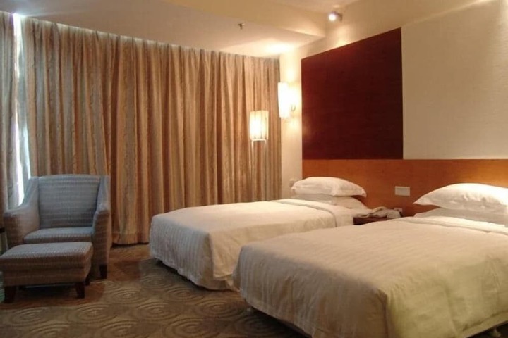 Room 13 of 22