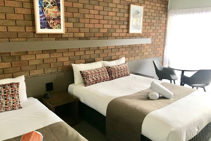 Room 5 of 44