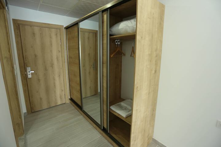 Room 10 of 21