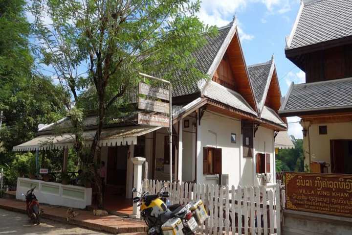 Hotel Entry