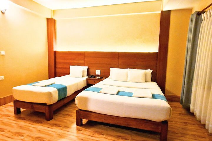 Room 6 of 16
