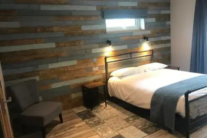 Room 6 of 22