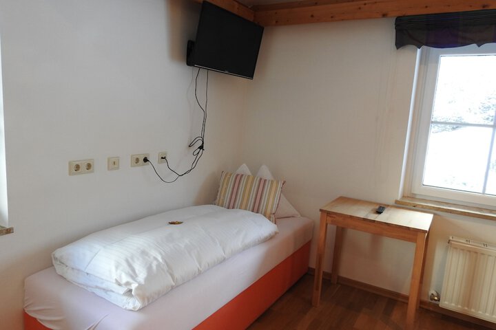 Room 26 of 70