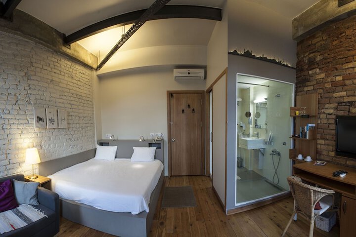 Room 14 of 73