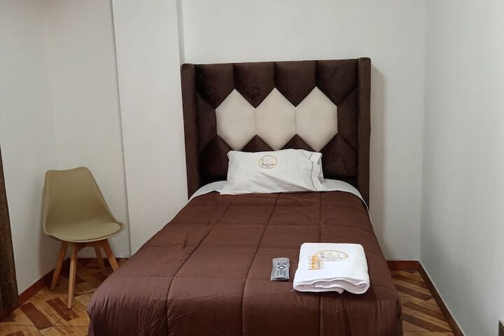 Room 4 of 5