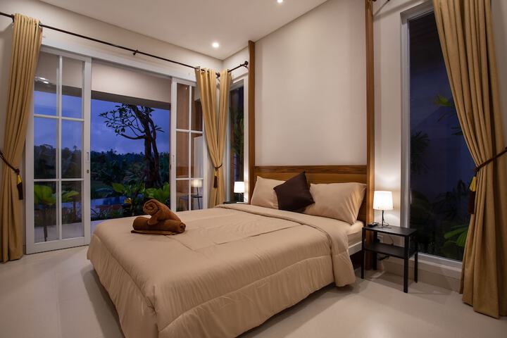Room 4 of 43