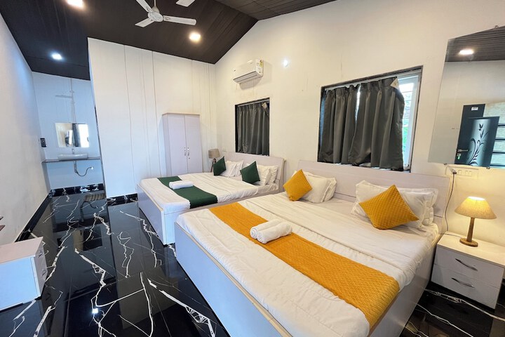 Room 16 of 28