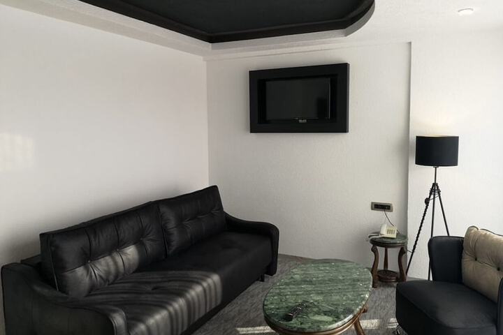 Room 8 of 42