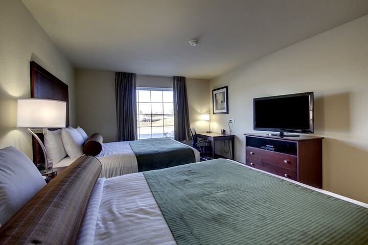 2 Queen Beds (6 of 12)