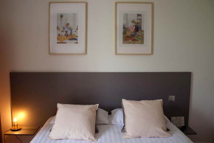 Room 12 of 28