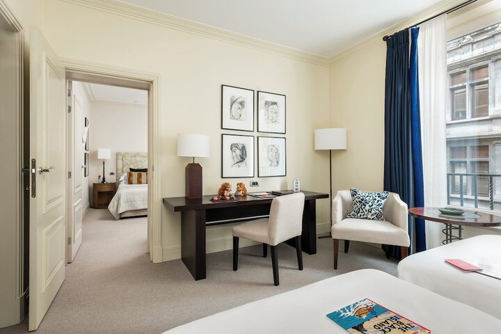 Room 53 of 149
