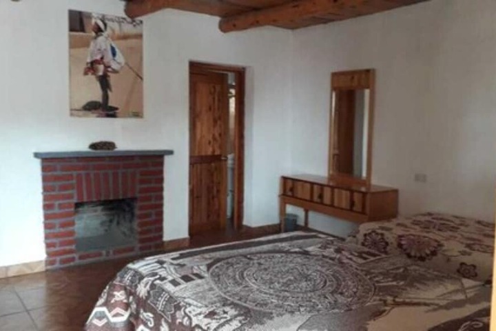 Room 4 of 11