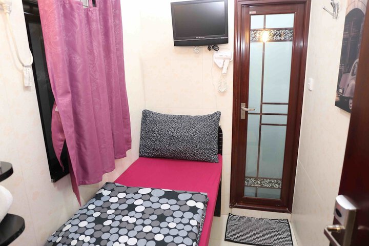 Room 11 of 31
