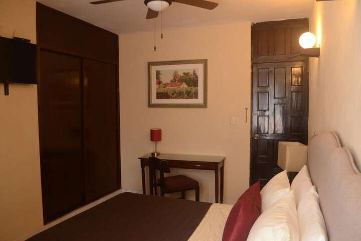 Room 19 of 38