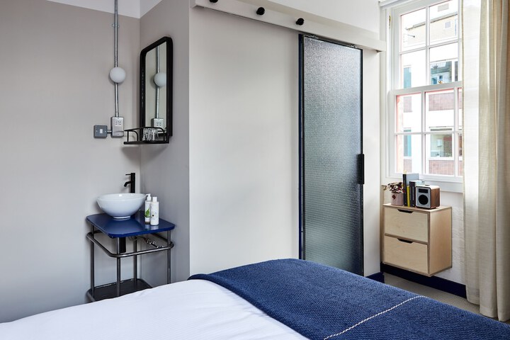 Room 4 of 29