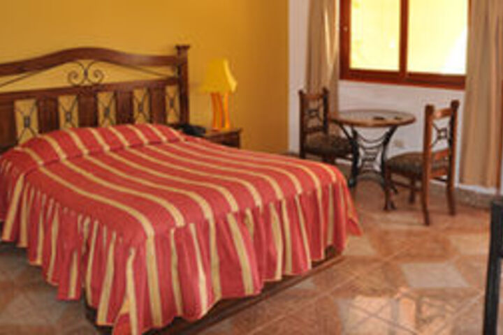 Room 5 of 13