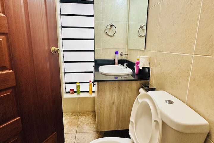 Room 4 of 13