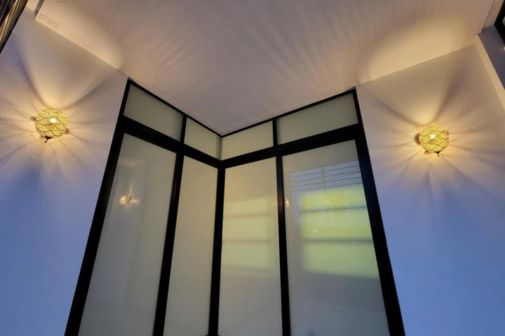 Room 10 of 13