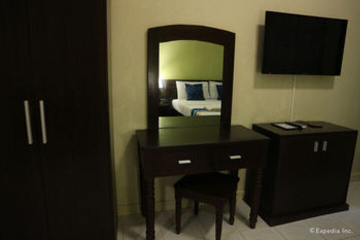 Room 42 of 55