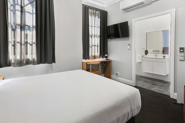 Room 20 of 48