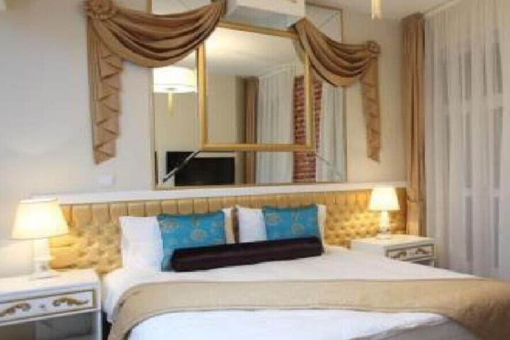 Room 5 of 17