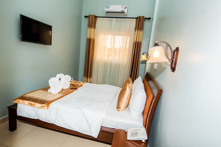 Room 21 of 42
