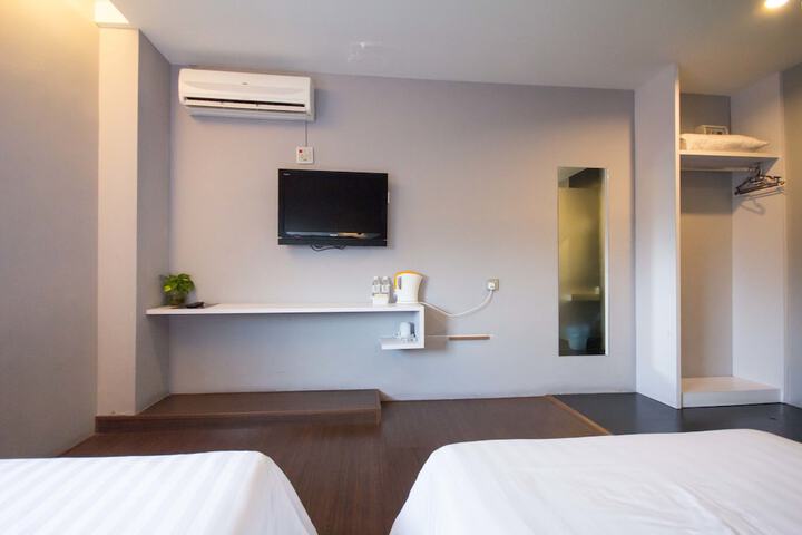 Room 7 of 31