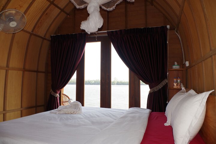 Room 2 of 86