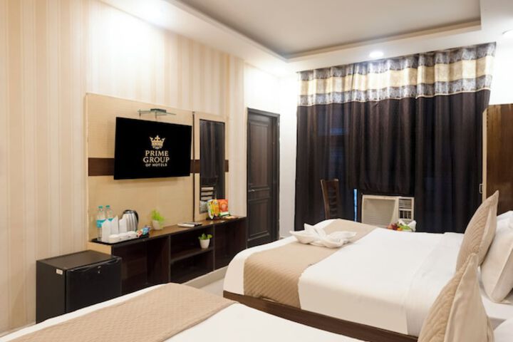 Room 8 of 15