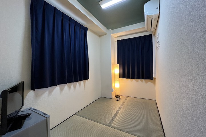 Room 12 of 64
