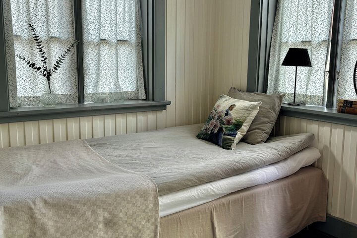 Room 9 of 82