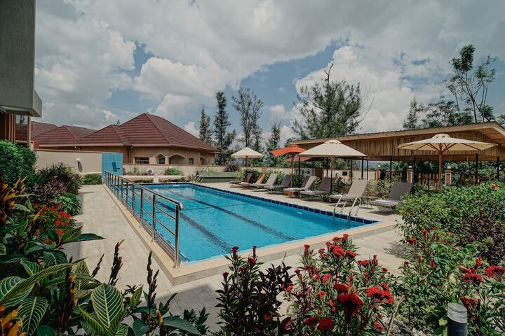 Hotel with Pool