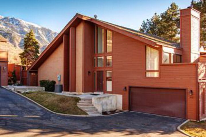 Exterior of 4Br 3BA Phenomenal Ski Retreat Perfectly Located by RedAwning