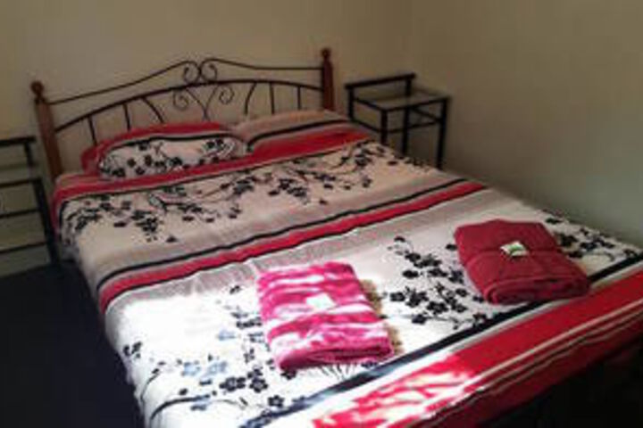 Room 13 of 18