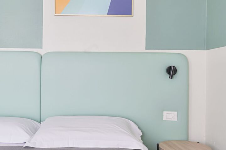 Room 100 of 241