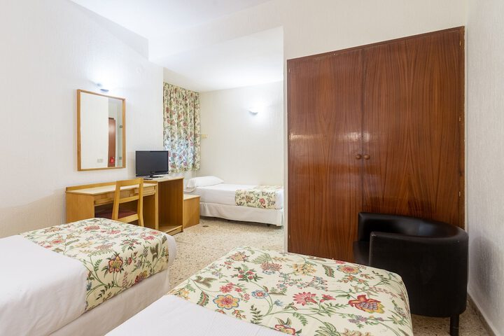 Room 12 of 23