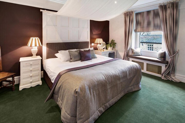 Room 2 of 39