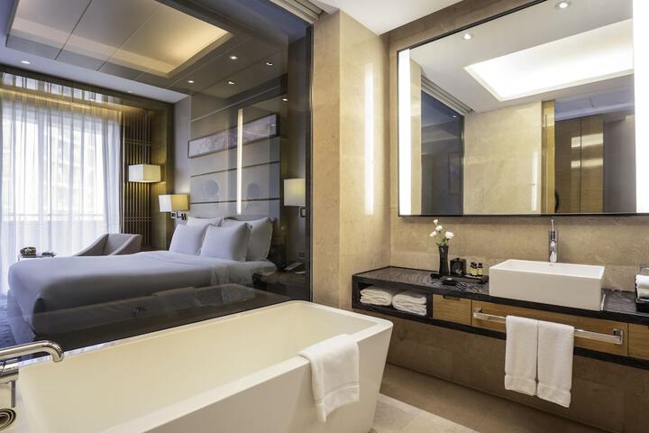 Room 27 of 110