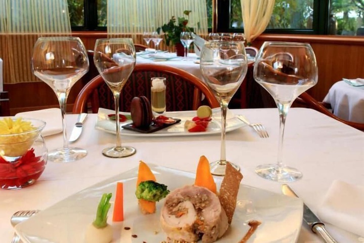 Dining 50 of 73