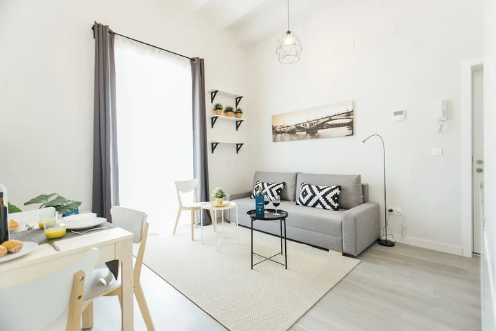 Room 2 of 15