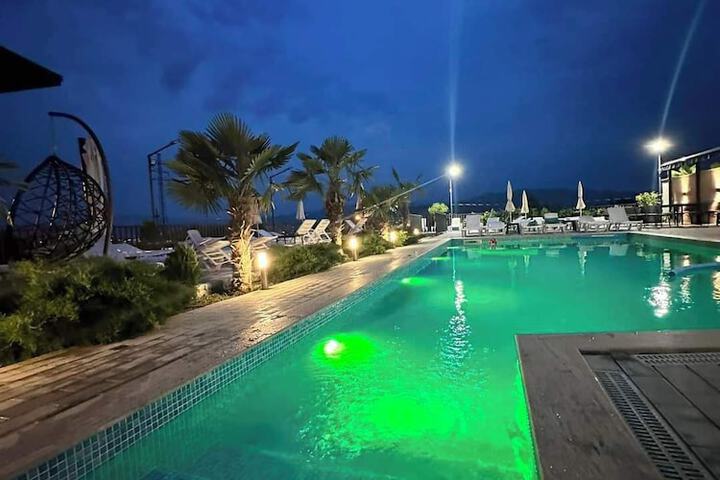 Pool 22 of 55