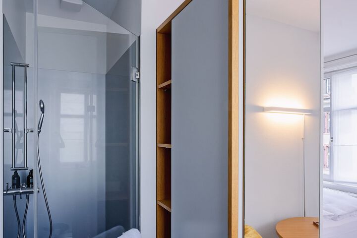 Room 60 of 74