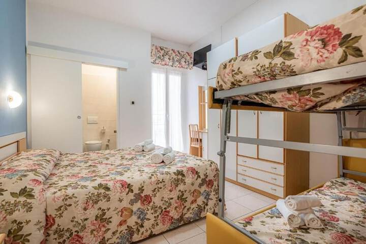 Room 11 of 43
