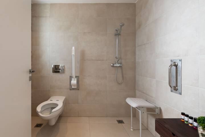 Room 20 of 37