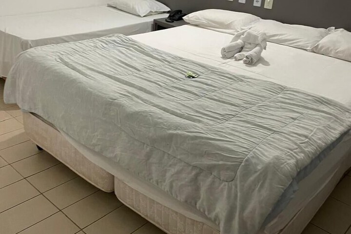 Room 5 of 11